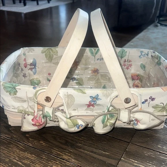 Longaberger basket with liner, plastic, and handles - Picture 1 of 8